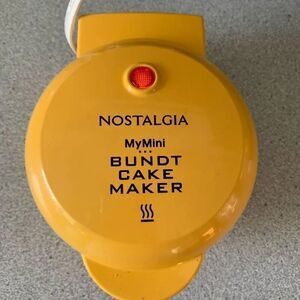 Nostalgia My Mini Bundt Cake Maker